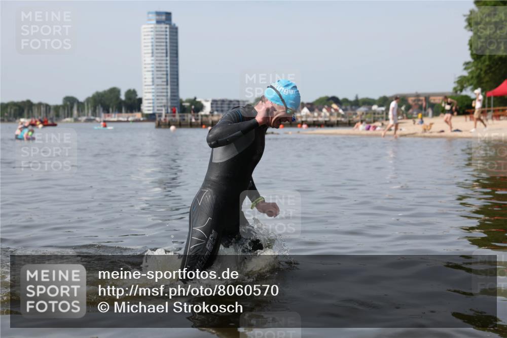 22.06.2025 - Viking Triathlon Michael Strokosch http://msf.ph/oto/8060570 22.06.2025 10:59:03 Schwimmen 222, 234 meine-sportfotos.de