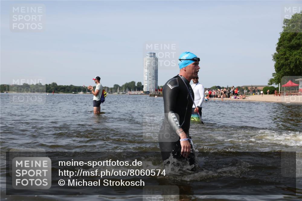 22.06.2025 - Viking Triathlon Michael Strokosch http://msf.ph/oto/8060574 22.06.2025 10:44:03 Schwimmen 41, 123, 249, 343, 362, 442, 467, 627, 637, 650 meine-sportfotos.de