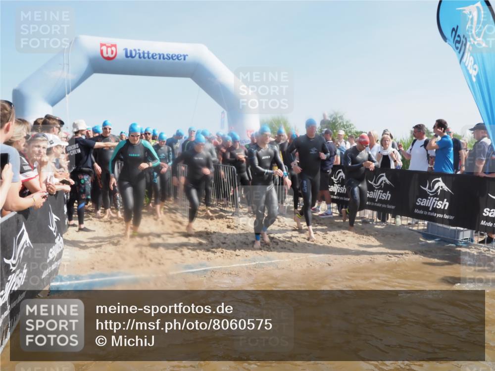 22.06.2025 - Viking Triathlon MichiJ http://msf.ph/oto/8060575 22.06.2025 10:05:57 Schwimmen 68, 128, 169, 211, 269, 275, 397, 441, 442, 460, 465, 530, 633, 644 meine-sportfotos.de