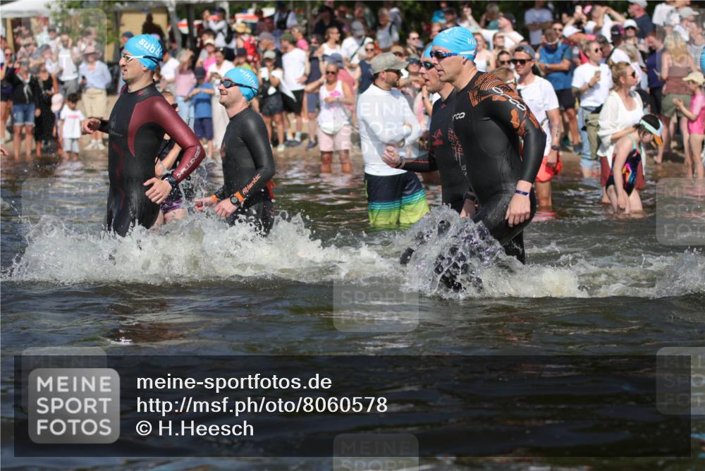 22.06.2025 - Viking Triathlon H.Heesch http://msf.ph/oto/8060578 22.06.2025 10:02:43 Schwimmen 98, 114, 161, 193, 264, 323, 366, 427, 429, 430, 486, 513, 546, 552 meine-sportfotos.de