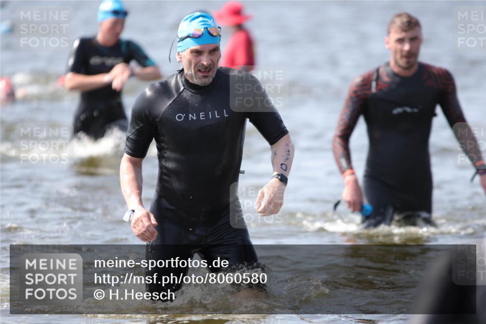 22.06.2025 - Viking Triathlon H.Heesch http://msf.ph/oto/8060580 22.06.2025 10:37:12 Schwimmen 34, 172, 180, 233, 253, 312, 316, 344, 355, 370, 383, 454, 500, 513, 649 meine-sportfotos.de
