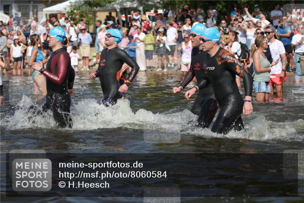 22.06.2025 - Viking Triathlon H.Heesch http://msf.ph/oto/8060584 22.06.2025 10:02:43 Schwimmen 98, 114, 161, 193, 264, 323, 366, 427, 429, 430, 486, 513, 546, 552 meine-sportfotos.de