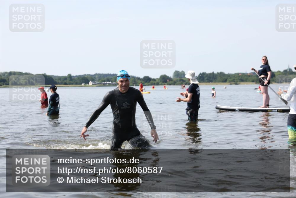22.06.2025 - Viking Triathlon Michael Strokosch http://msf.ph/oto/8060587 22.06.2025 10:59:06 Schwimmen 222, 234 meine-sportfotos.de