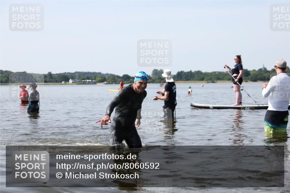 22.06.2025 - Viking Triathlon Michael Strokosch http://msf.ph/oto/8060592 22.06.2025 10:59:06 Schwimmen 222, 234 meine-sportfotos.de