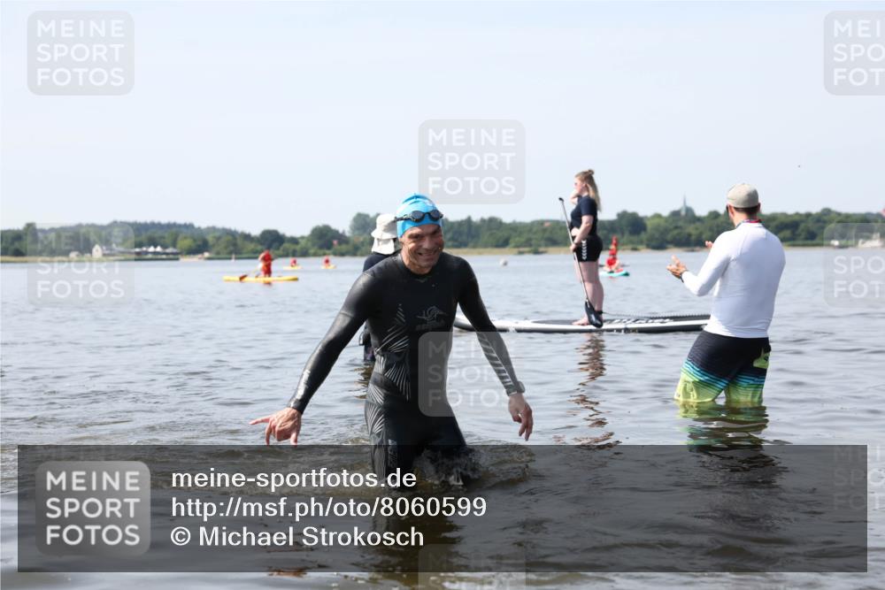 22.06.2025 - Viking Triathlon Michael Strokosch http://msf.ph/oto/8060599 22.06.2025 10:59:07 Schwimmen 222, 234 meine-sportfotos.de