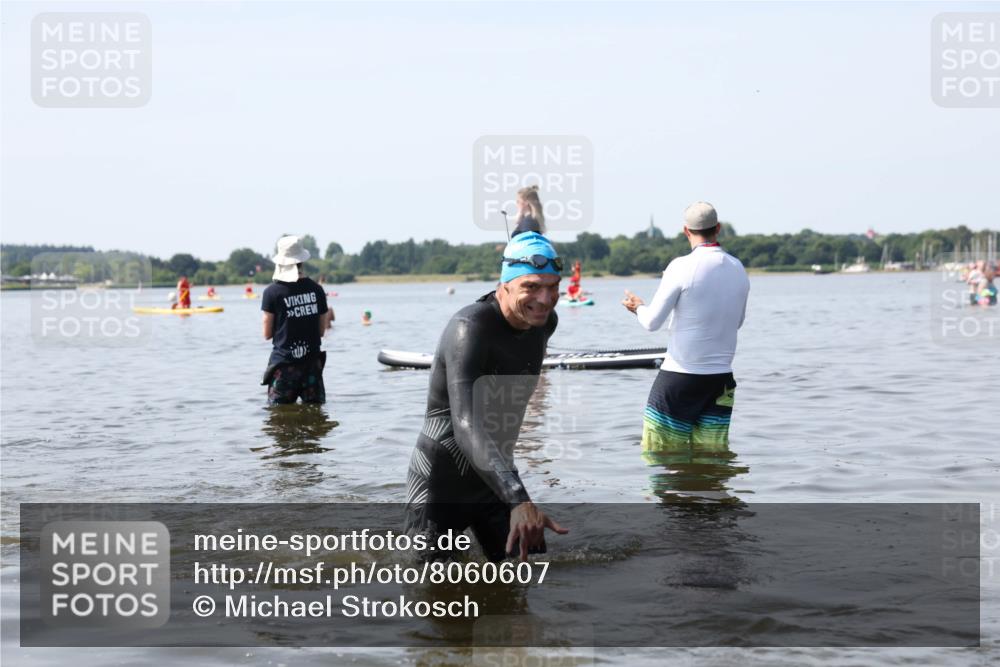 22.06.2025 - Viking Triathlon Michael Strokosch http://msf.ph/oto/8060607 22.06.2025 10:59:08 Schwimmen 222, 234 meine-sportfotos.de