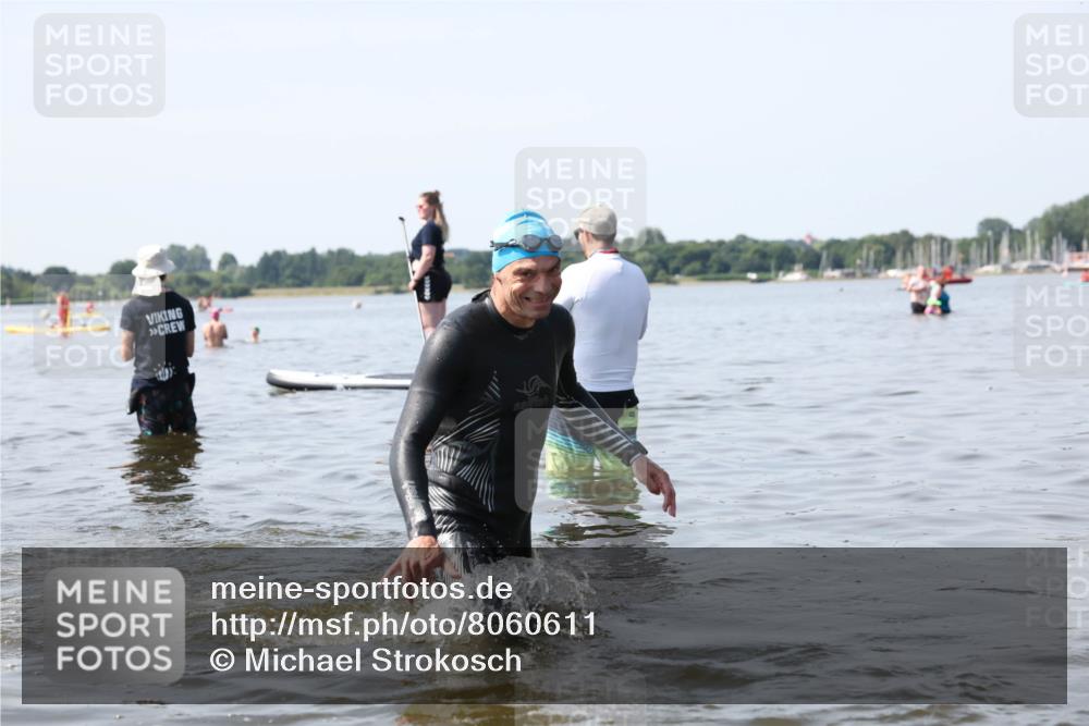 22.06.2025 - Viking Triathlon Michael Strokosch http://msf.ph/oto/8060611 22.06.2025 10:59:08 Schwimmen 222, 234 meine-sportfotos.de