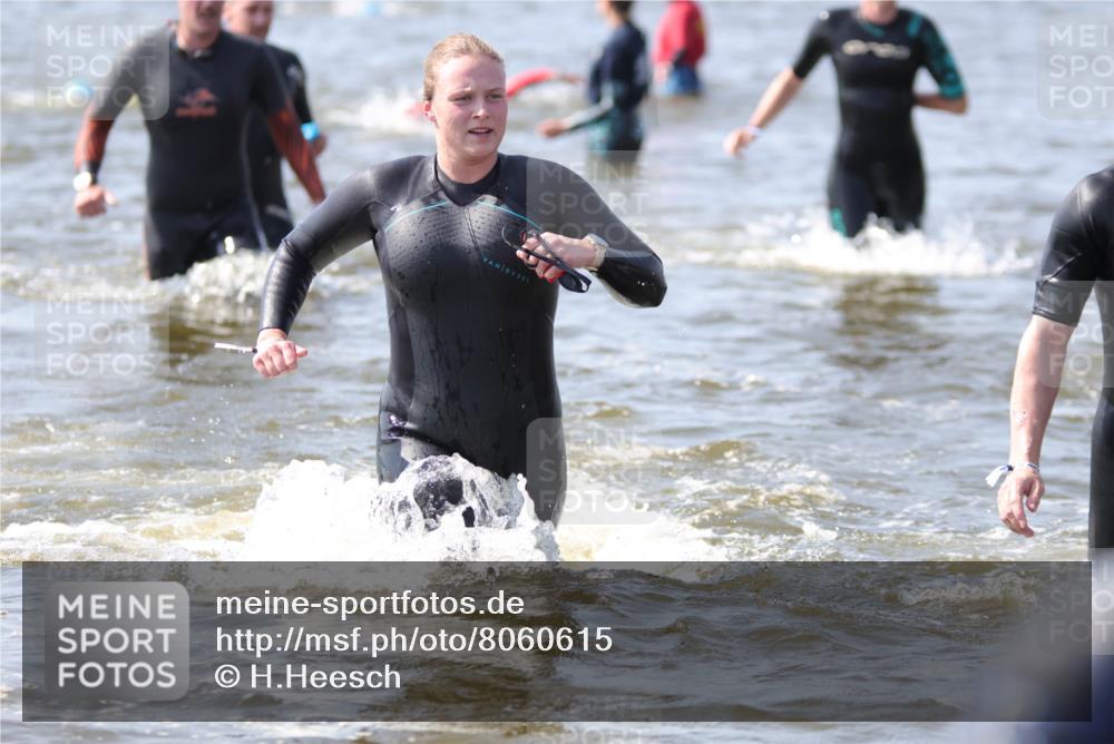 22.06.2025 - Viking Triathlon H.Heesch http://msf.ph/oto/8060615 22.06.2025 10:37:16 Schwimmen 34, 131, 172, 180, 233, 253, 312, 316, 344, 370, 383, 454, 456, 513, 649 meine-sportfotos.de