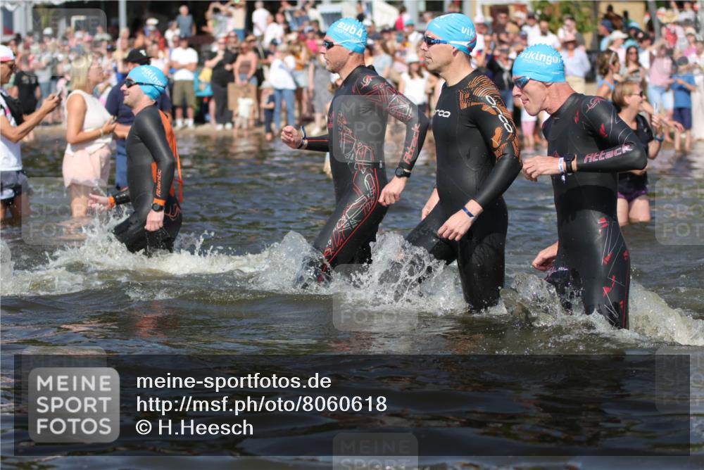 22.06.2025 - Viking Triathlon H.Heesch http://msf.ph/oto/8060618 22.06.2025 10:02:45 Schwimmen 40, 98, 161, 164, 264, 323, 340, 366, 427, 429, 430, 486, 548, 552, 608 meine-sportfotos.de