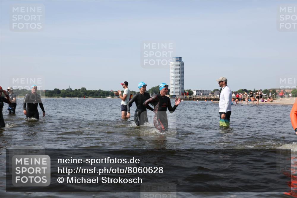 22.06.2025 - Viking Triathlon Michael Strokosch http://msf.ph/oto/8060628 22.06.2025 10:44:08 Schwimmen 41, 103, 123, 249, 343, 439, 442, 467, 627, 637, 650 meine-sportfotos.de