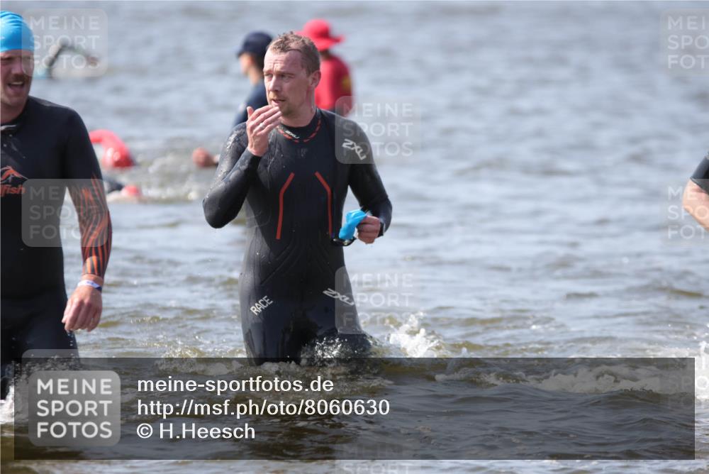 22.06.2025 - Viking Triathlon H.Heesch http://msf.ph/oto/8060630 22.06.2025 10:37:19 Schwimmen 21, 34, 131, 141, 172, 180, 187, 233, 253, 312, 316, 344, 370, 383, 454, 456, 513, 649 meine-sportfotos.de