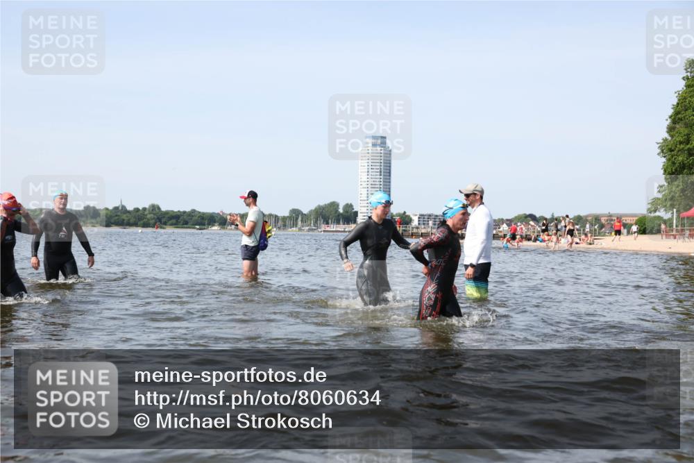 22.06.2025 - Viking Triathlon Michael Strokosch http://msf.ph/oto/8060634 22.06.2025 10:44:09 Schwimmen 41, 103, 123, 249, 343, 439, 442, 467, 627, 637, 650 meine-sportfotos.de