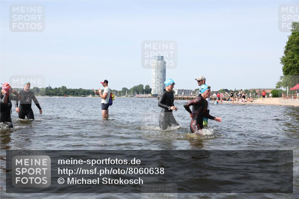 22.06.2025 - Viking Triathlon Michael Strokosch http://msf.ph/oto/8060638 22.06.2025 10:44:09 Schwimmen 41, 103, 123, 249, 343, 439, 442, 467, 627, 637, 650 meine-sportfotos.de