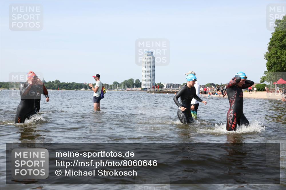 22.06.2025 - Viking Triathlon Michael Strokosch http://msf.ph/oto/8060646 22.06.2025 10:44:09 Schwimmen 41, 103, 123, 249, 343, 439, 442, 467, 627, 637, 650 meine-sportfotos.de