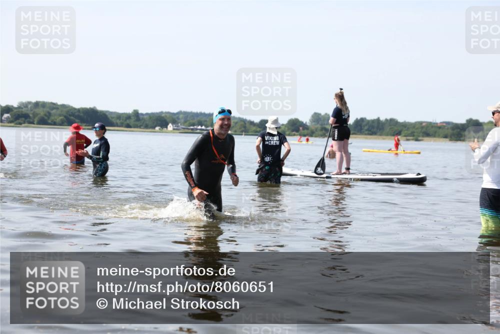 22.06.2025 - Viking Triathlon Michael Strokosch http://msf.ph/oto/8060651 22.06.2025 10:59:23 Schwimmen 459, 476 meine-sportfotos.de