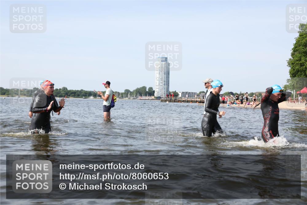 22.06.2025 - Viking Triathlon Michael Strokosch http://msf.ph/oto/8060653 22.06.2025 10:44:10 Schwimmen 41, 103, 123, 249, 343, 439, 442, 467, 627, 637, 650 meine-sportfotos.de