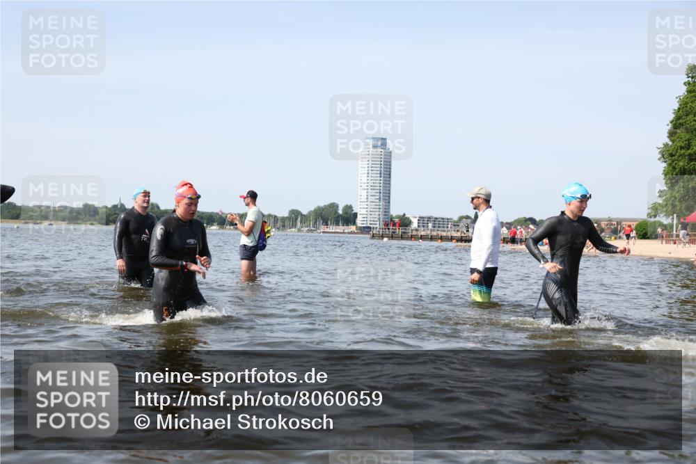 22.06.2025 - Viking Triathlon Michael Strokosch http://msf.ph/oto/8060659 22.06.2025 10:44:10 Schwimmen 41, 103, 123, 249, 343, 439, 442, 467, 627, 637, 650 meine-sportfotos.de