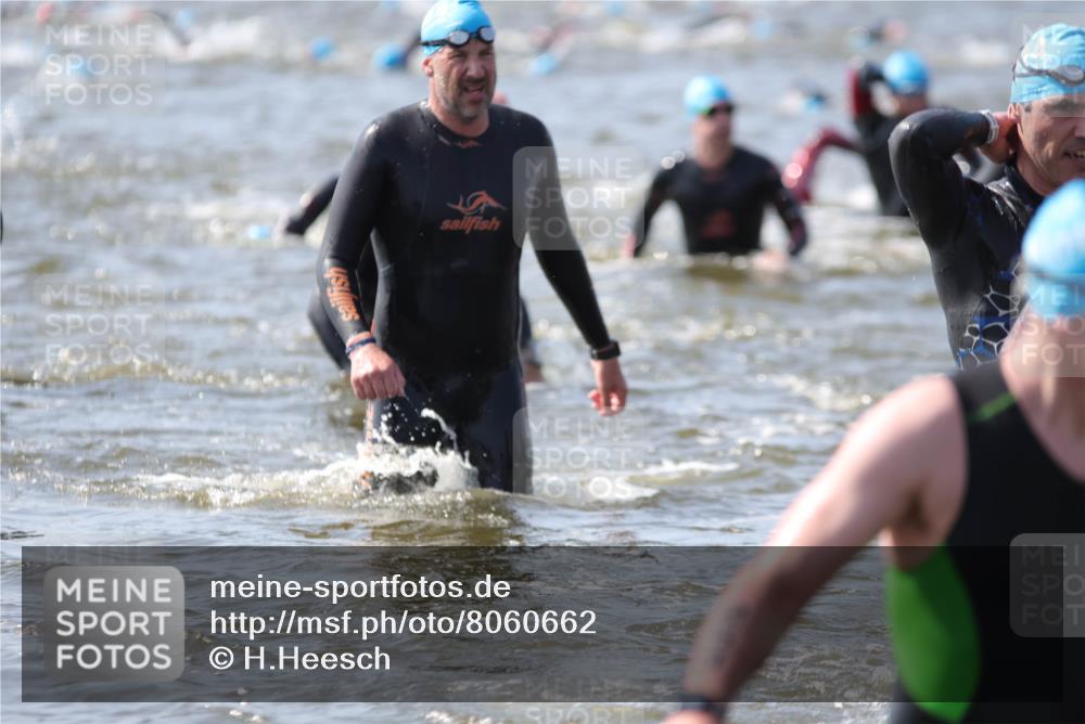 22.06.2025 - Viking Triathlon H.Heesch http://msf.ph/oto/8060662 22.06.2025 10:37:24 Schwimmen 21, 34, 131, 141, 163, 177, 180, 187, 233, 245, 253, 312, 316, 344, 370, 383, 456, 614, 639, 649 meine-sportfotos.de