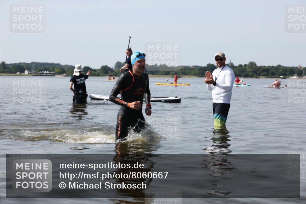 22.06.2025 - Viking Triathlon Michael Strokosch http://msf.ph/oto/8060667 22.06.2025 10:59:24 Schwimmen 459, 476 meine-sportfotos.de