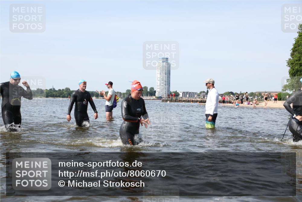 22.06.2025 - Viking Triathlon Michael Strokosch http://msf.ph/oto/8060670 22.06.2025 10:44:11 Schwimmen 41, 103, 123, 249, 343, 439, 442, 467, 627, 637, 650 meine-sportfotos.de