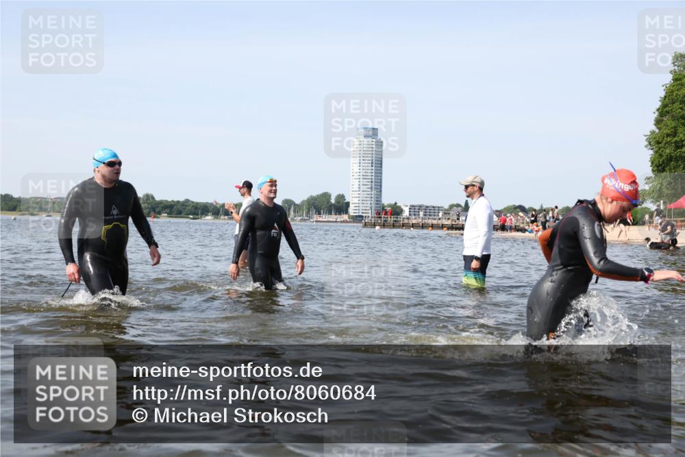 22.06.2025 - Viking Triathlon Michael Strokosch http://msf.ph/oto/8060684 22.06.2025 10:44:12 Schwimmen 103, 123, 130, 249, 343, 439, 442, 467, 627, 637, 650 meine-sportfotos.de