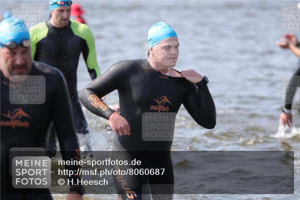 22.06.2025 - Viking Triathlon H.Heesch http://msf.ph/oto/8060687 22.06.2025 10:37:32 Schwimmen 21, 34, 131, 141, 163, 177, 180, 187, 245, 253, 312, 316, 344, 411, 433, 456, 506, 614, 619, 639, 645 meine-sportfotos.de