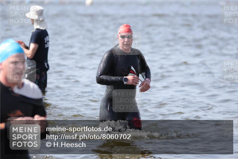 22.06.2025 - Viking Triathlon H.Heesch http://msf.ph/oto/8060702 22.06.2025 10:37:33 Schwimmen 21, 34, 131, 141, 163, 177, 180, 187, 245, 253, 312, 316, 344, 396, 411, 433, 456, 506, 614, 619, 639, 645 meine-sportfotos.de