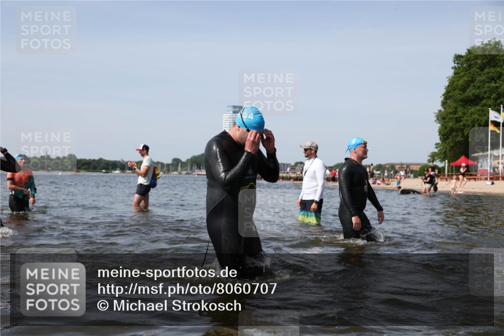 22.06.2025 - Viking Triathlon Michael Strokosch http://msf.ph/oto/8060707 22.06.2025 10:44:14 Schwimmen 103, 123, 130, 343, 439, 442, 467, 637, 650 meine-sportfotos.de