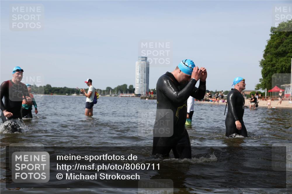 22.06.2025 - Viking Triathlon Michael Strokosch http://msf.ph/oto/8060711 22.06.2025 10:44:15 Schwimmen 103, 123, 130, 343, 439, 467, 637, 650 meine-sportfotos.de