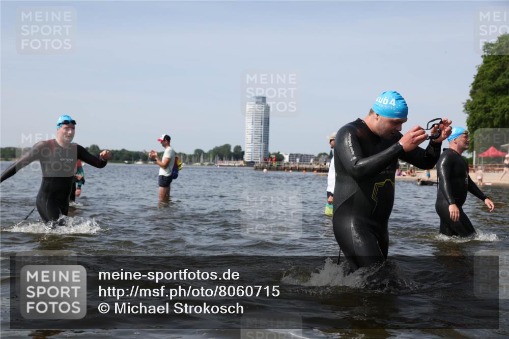 22.06.2025 - Viking Triathlon Michael Strokosch http://msf.ph/oto/8060715 22.06.2025 10:44:15 Schwimmen 103, 123, 130, 343, 439, 467, 637, 650 meine-sportfotos.de
