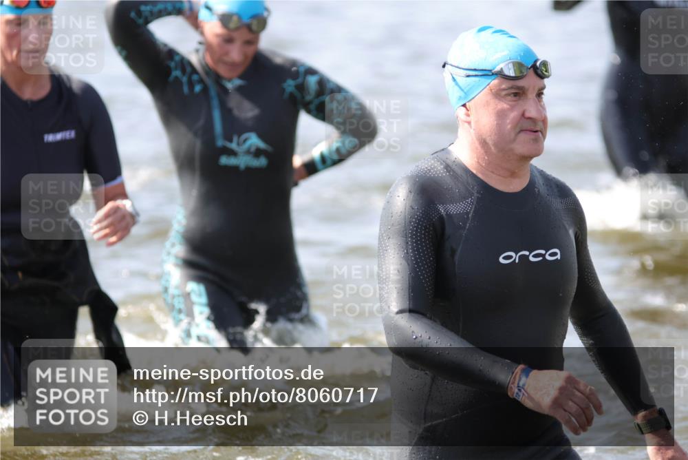 22.06.2025 - Viking Triathlon H.Heesch http://msf.ph/oto/8060717 22.06.2025 10:37:36 Schwimmen 21, 131, 141, 163, 177, 180, 187, 245, 253, 316, 396, 411, 433, 456, 506, 614, 619, 639, 645 meine-sportfotos.de