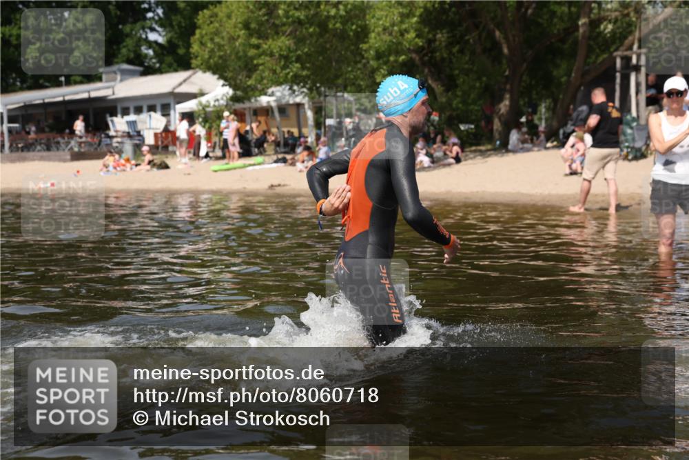 22.06.2025 - Viking Triathlon Michael Strokosch http://msf.ph/oto/8060718 22.06.2025 10:59:30 Schwimmen 459, 476 meine-sportfotos.de