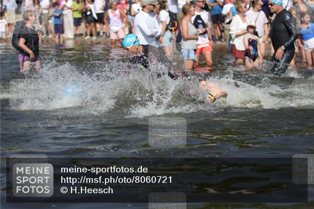 22.06.2025 - Viking Triathlon H.Heesch http://msf.ph/oto/8060721 22.06.2025 10:02:53 Schwimmen 5, 40, 43, 47, 98, 154, 164, 323, 340, 430, 475, 486, 548, 552, 554, 608 meine-sportfotos.de