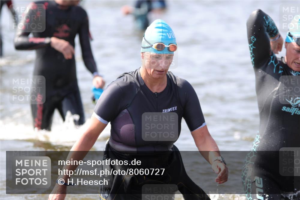 22.06.2025 - Viking Triathlon H.Heesch http://msf.ph/oto/8060727 22.06.2025 10:37:38 Schwimmen 21, 131, 141, 163, 177, 187, 245, 396, 411, 433, 456, 506, 614, 619, 639, 645 meine-sportfotos.de