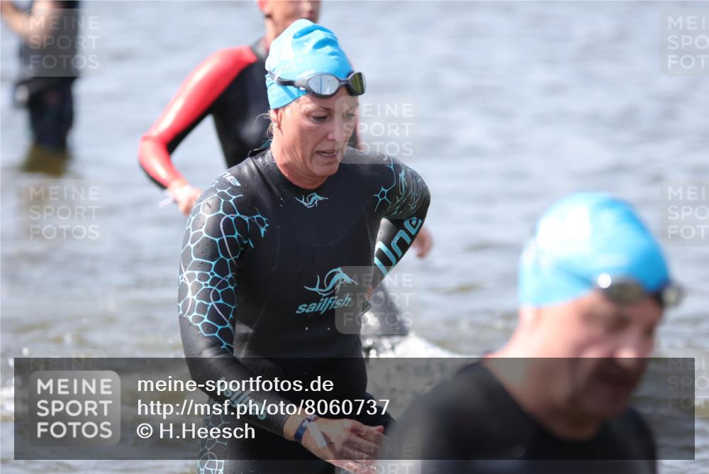 22.06.2025 - Viking Triathlon H.Heesch http://msf.ph/oto/8060737 22.06.2025 10:37:39 Schwimmen 21, 131, 141, 163, 177, 187, 245, 396, 411, 433, 456, 506, 614, 619, 639, 645 meine-sportfotos.de