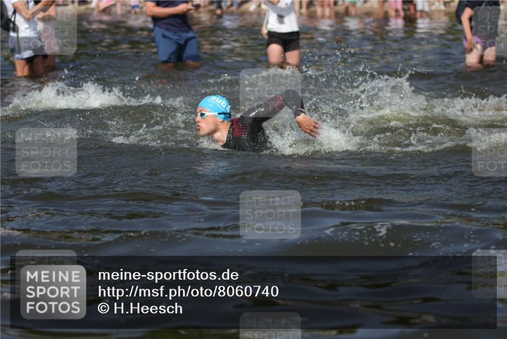 22.06.2025 - Viking Triathlon H.Heesch http://msf.ph/oto/8060740 22.06.2025 10:02:54 Schwimmen 5, 40, 43, 47, 98, 101, 154, 164, 233, 340, 398, 430, 475, 486, 548, 554, 608, 632 meine-sportfotos.de