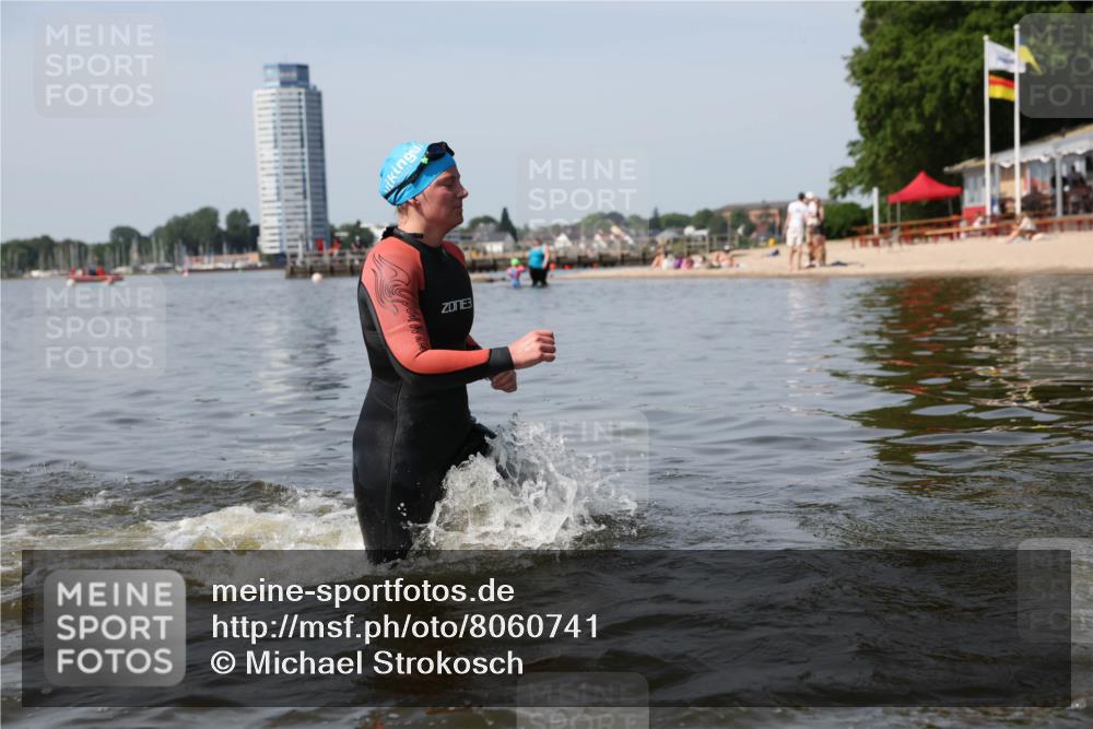 22.06.2025 - Viking Triathlon Michael Strokosch http://msf.ph/oto/8060741 22.06.2025 10:59:32 Schwimmen 459, 476 meine-sportfotos.de