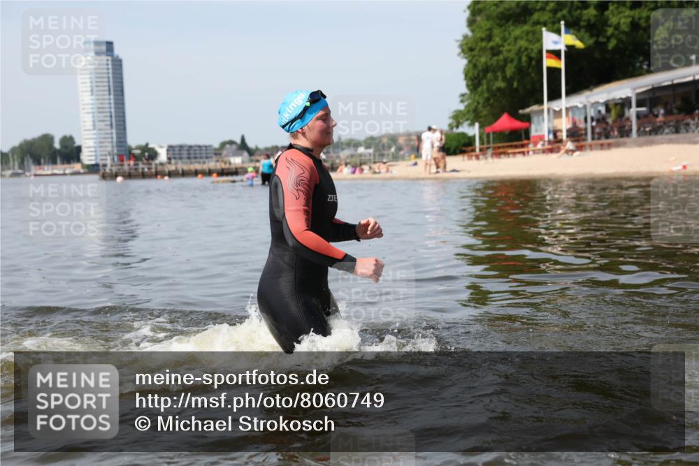 22.06.2025 - Viking Triathlon Michael Strokosch http://msf.ph/oto/8060749 22.06.2025 10:59:32 Schwimmen 459, 476 meine-sportfotos.de