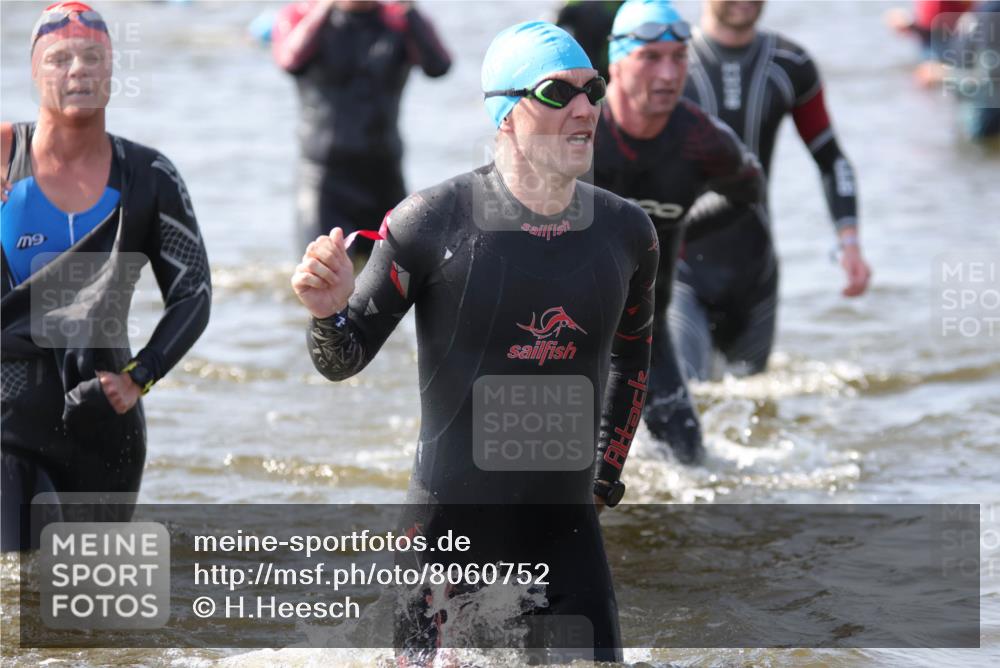 22.06.2025 - Viking Triathlon H.Heesch http://msf.ph/oto/8060752 22.06.2025 10:37:42 Schwimmen 21, 141, 163, 177, 187, 245, 335, 396, 411, 433, 506, 614, 619, 639, 645 meine-sportfotos.de