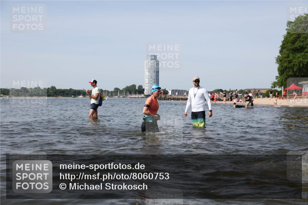 22.06.2025 - Viking Triathlon Michael Strokosch http://msf.ph/oto/8060753 22.06.2025 10:44:19 Schwimmen 103, 123, 130, 343, 439, 467, 650 meine-sportfotos.de