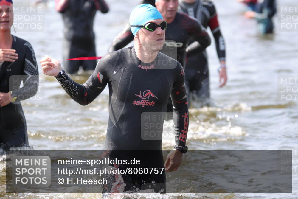 22.06.2025 - Viking Triathlon H.Heesch http://msf.ph/oto/8060757 22.06.2025 10:37:43 Schwimmen 141, 146, 163, 177, 187, 245, 335, 396, 411, 433, 506, 614, 619, 639, 645 meine-sportfotos.de