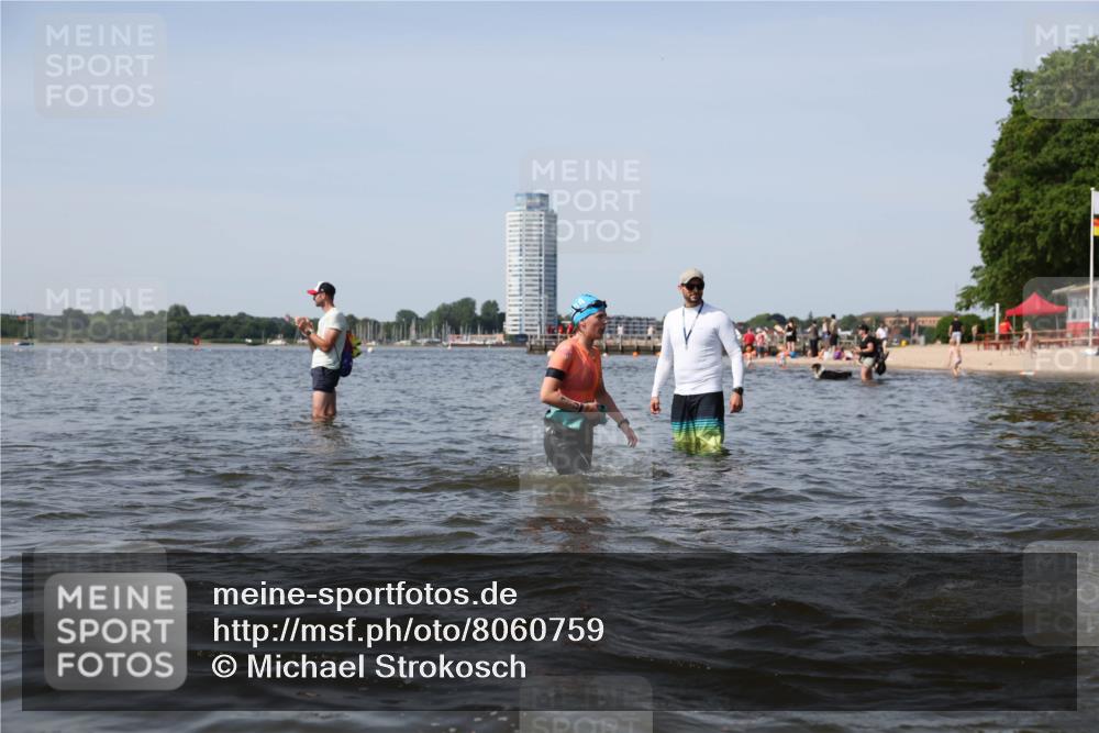 22.06.2025 - Viking Triathlon Michael Strokosch http://msf.ph/oto/8060759 22.06.2025 10:44:19 Schwimmen 103, 123, 130, 343, 439, 467, 650 meine-sportfotos.de