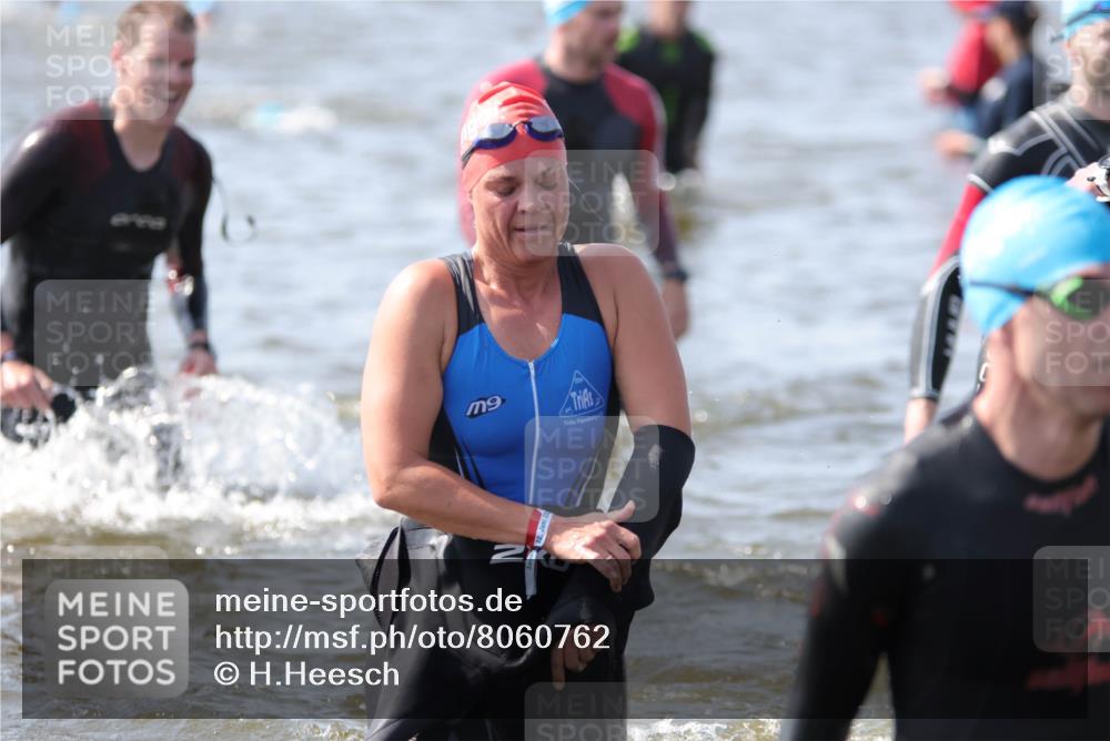 22.06.2025 - Viking Triathlon H.Heesch http://msf.ph/oto/8060762 22.06.2025 10:37:44 Schwimmen 141, 146, 163, 177, 245, 335, 396, 411, 433, 506, 614, 619, 639, 645 meine-sportfotos.de