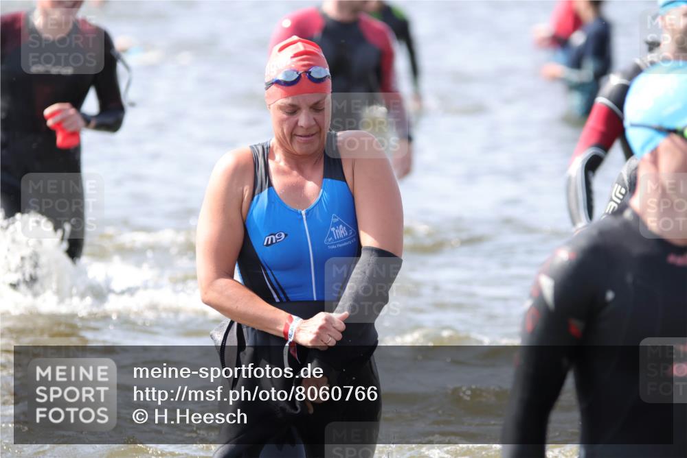 22.06.2025 - Viking Triathlon H.Heesch http://msf.ph/oto/8060766 22.06.2025 10:37:45 Schwimmen 146, 163, 177, 245, 335, 396, 411, 433, 506, 614, 619, 639, 645 meine-sportfotos.de