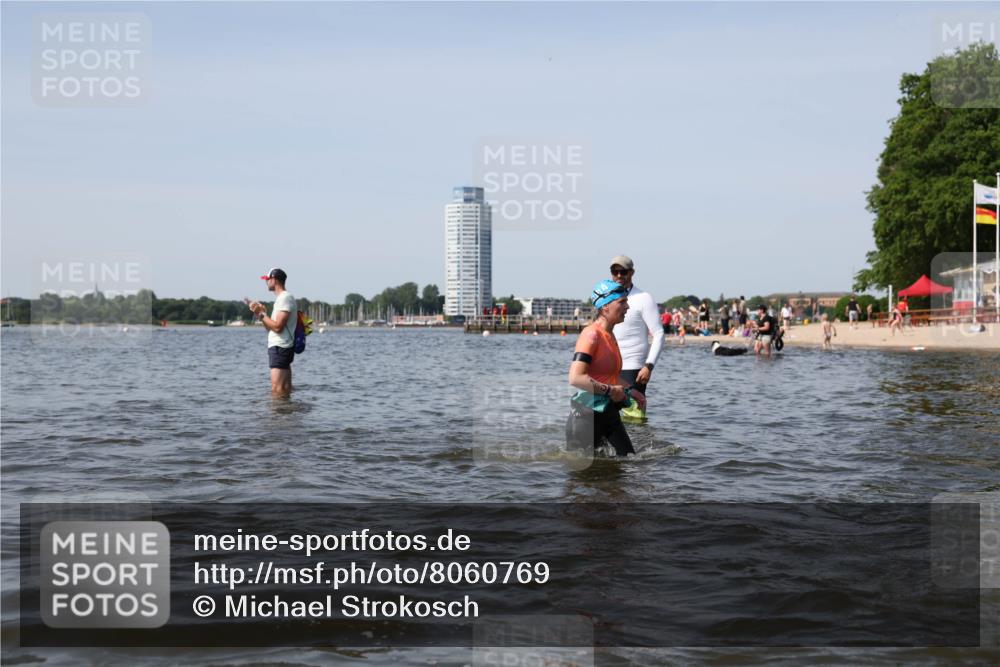 22.06.2025 - Viking Triathlon Michael Strokosch http://msf.ph/oto/8060769 22.06.2025 10:44:20 Schwimmen 103, 123, 130, 205, 439, 467, 650 meine-sportfotos.de