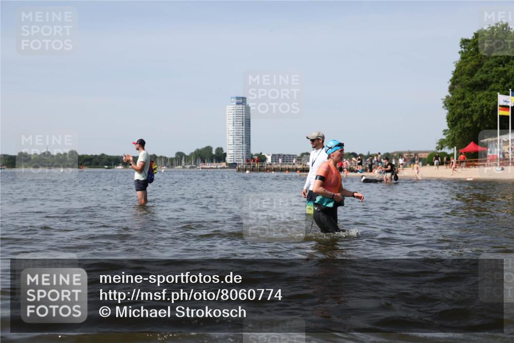 22.06.2025 - Viking Triathlon Michael Strokosch http://msf.ph/oto/8060774 22.06.2025 10:44:20 Schwimmen 103, 123, 130, 205, 439, 467, 650 meine-sportfotos.de