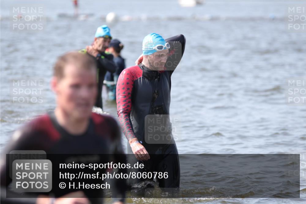 22.06.2025 - Viking Triathlon H.Heesch http://msf.ph/oto/8060786 22.06.2025 10:37:49 Schwimmen 146, 179, 245, 335, 396, 411, 433, 506, 614, 619, 645 meine-sportfotos.de