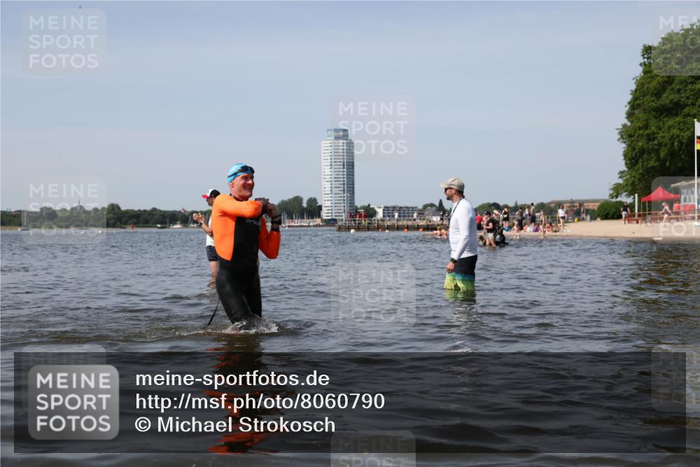 22.06.2025 - Viking Triathlon Michael Strokosch http://msf.ph/oto/8060790 22.06.2025 10:44:25 Schwimmen 103, 130, 205, 219, 439 meine-sportfotos.de