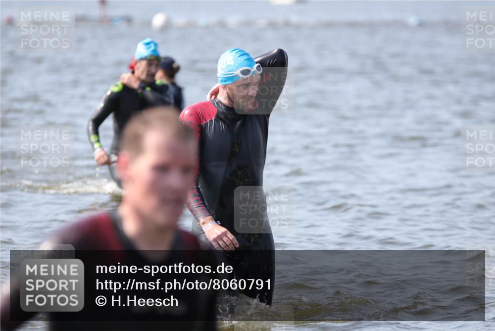 22.06.2025 - Viking Triathlon H.Heesch http://msf.ph/oto/8060791 22.06.2025 10:37:49 Schwimmen 146, 179, 245, 335, 396, 411, 433, 506, 614, 619, 645 meine-sportfotos.de