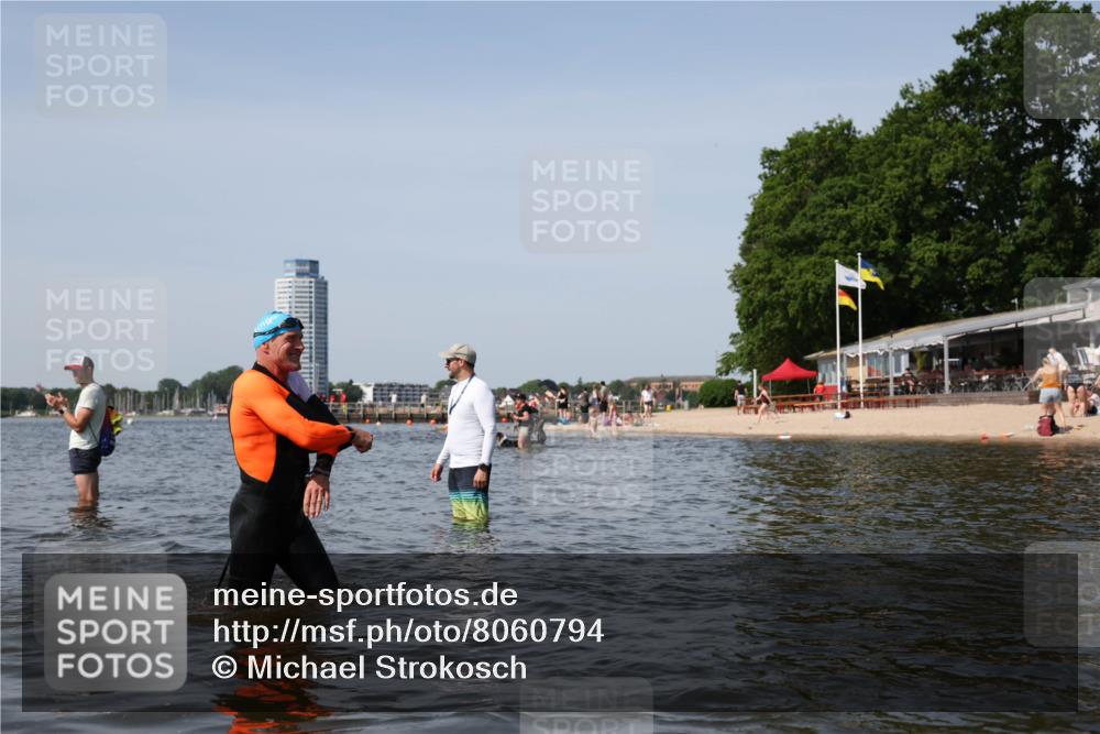 22.06.2025 - Viking Triathlon Michael Strokosch http://msf.ph/oto/8060794 22.06.2025 10:44:26 Schwimmen 103, 130, 205, 219, 439 meine-sportfotos.de